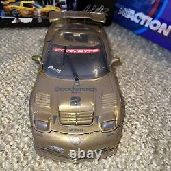 01 Corvette C5-R #2 (Overall Winner) Daytona 24hr (Raced) 118 Die Cast Gold