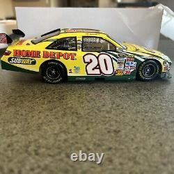 1/24 Action Tony Stewart #20 Subway 2008 Toyota Camry AUTOGRAPHED