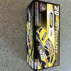 1/24 Action Tony Stewart #20 Subway 2008 Toyota Camry AUTOGRAPHED