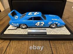 1970 Plymouth Superbird NASCAR Franklin Mint #43 Richard Petty 124 Diecast Car