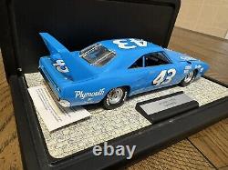 1970 Plymouth Superbird NASCAR Franklin Mint #43 Richard Petty 124 Diecast Car