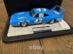 1970 Plymouth Superbird NASCAR Franklin Mint #43 Richard Petty 124 Diecast Car