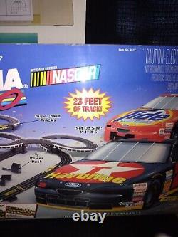 1997 Daytona 500 Nascar Fast 2 Trackers Racing set Vintage In Great Condition