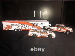 1999 Tony Stewat Autographed 1/24 Scale Habitat For Humanity Home Depot Hauler