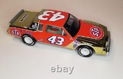 Action Richard Petty #43 Daytona 500 50 Years 1981 Buick Gold Chrome Autographed