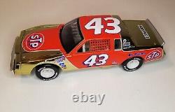 Action Richard Petty #43 Daytona 500 50 Years 1981 Buick Gold Chrome Autographed