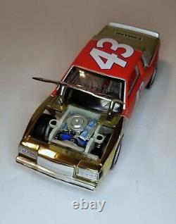 Action Richard Petty #43 Daytona 500 50 Years 1981 Buick Gold Chrome Autographed