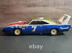 Ertl Winged Warriors 1970 Plymouth Superbird Ramo Stott 7 118 Scale Diecast Car