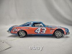 Franklin Mint Richard Petty's #43 1977 Oldsmobile Clear-Cast Race Car-124