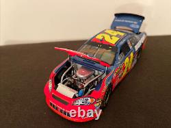 Jeff Gordon 2006 Dupont Sonoma Win AUTOGRAPHED Corporate Exclusive 124 Diecast