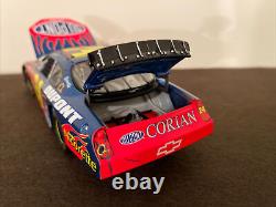 Jeff Gordon 2006 Dupont Sonoma Win AUTOGRAPHED Corporate Exclusive 124 Diecast