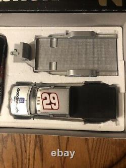 Kevin Harvick #29 GM Goodwrench Service 2002 CCC 124 Scale set 1 of 1708 Made