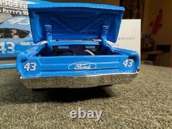 NEW Openbox R. Petty 1969 Ford Torino Talladega #43 Diecast 124 COA NEGOTIATE