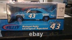 RARE 1/18 RICHARD PETTY NASCAR 1970 #43 Southern Chrysler SUPERBIRD, 1 OF 1,254