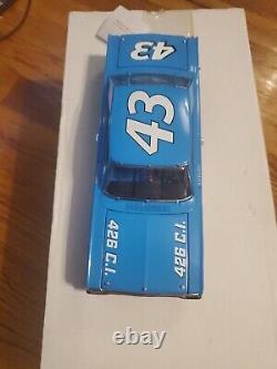 RICHARD PETTY 1967 FRANKLIN MINT #43 PLYMOUTH BELVEDERE Authenticity Papers