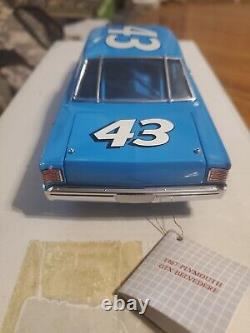 RICHARD PETTY 1967 FRANKLIN MINT #43 PLYMOUTH BELVEDERE Authenticity Papers