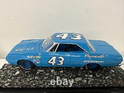 RICHARD PETTY #461/660 AUTOGRAPHED 64 PLYMOUTH BELVEDERE #43 NASCARkw1123-727