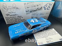 Richard Petty 1969 Ford Torino Cobra 1/24 Autographed with COA Hall of Fame