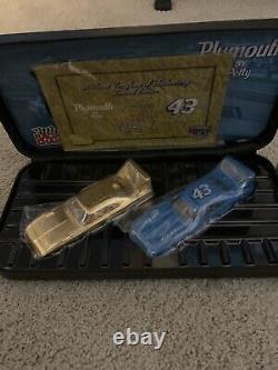 Richard Petty Die Cast Collectable Gift 24 Karat Gold Plymouth