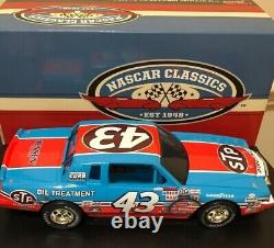 Richard Petty Old-school/ New School Special 1957 Olds And 1984 Firecrack 1.24