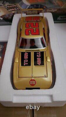 University of Racing 1969 Bobby Allison #22 Dodge Charger Daytona 1/24