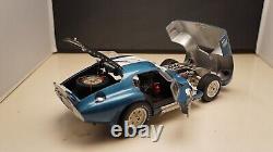 1/18 Exoto Légende de la Course Cobra Daytona Racing Bleu avec Autographe