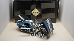 1/18 Exoto Légende de la Course Cobra Daytona Racing Bleu avec Autographe