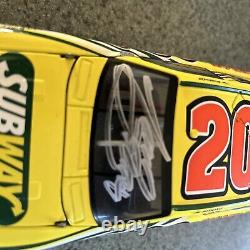 1/24 Action Tony Stewart #20 Subway 2008 Toyota Camry AUTOGRAPHIÉ