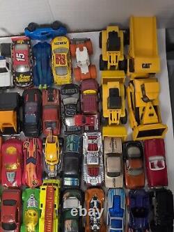 164 Hot wheels, Matchbox, Disney, Oldies Lot de voitures de 192 avions en vrac, Nascar