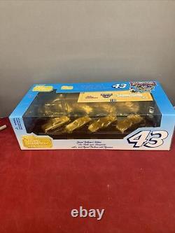 1998 Champions de course en or 24 carats 4 voitures et ensemble de transporteur de Richard Petty