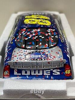 2006 Jimmie Johnson #48 Lowe's Daytona 500 avec morceau de pneu 124 échelle moulé sous pression