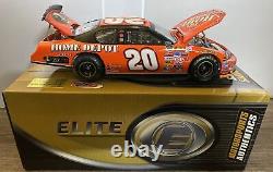 2006 Tony Stewart Daytona Pepsi 400 Gagnant de la course Action 124 Voiture moulée sous pression ELITE READ