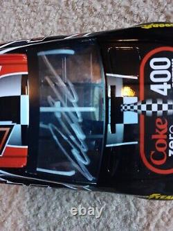 2014 Coke Zero 400 @ Daytona 1/24 moulé sous pression avec les autographes d'Aric Almirola et R. Petty