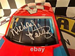 AUTOGRAPHIÉ RICHARD PETTY #43 STP 1981 Buick 7ème victoire à Daytona Version de course 1/780