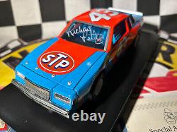 AUTOGRAPHIÉ RICHARD PETTY #43 STP 1981 Buick 7ème victoire à Daytona Version de course 1/780