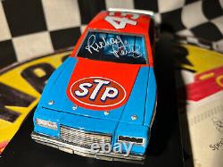 AUTOGRAPHIÉ RICHARD PETTY #43 STP 1981 Buick 7ème victoire à Daytona Version de course 1/780