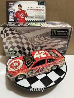 Autographié Kyle Larson #42 Cible Richmond Win 2017 SS 1/24 Nascar Miniature en fonte sous pression