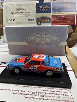 Autographié avec COA # 43 1981 STP Buick Richard Petty Daytona NIB 1/24 RWV Lionel