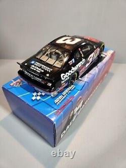 Dale Earnhardt, champion de Daytona Goodwrench Plus 1998 1/18 voiture moulée sous pression Action 1-4008