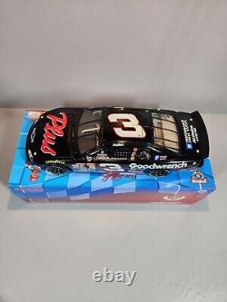 Dale Earnhardt, champion de Daytona Goodwrench Plus 1998 1/18 voiture moulée sous pression Action 1-4008