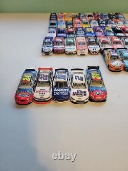 Énorme lot de 50 voitures de course NASCAR à l'échelle 1/64 en vrac Lot 2 Gordon Busch + Plus