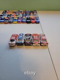 Énorme lot de 50 voitures de course NASCAR à l'échelle 1/64 en vrac Lot 2 Gordon Busch + Plus