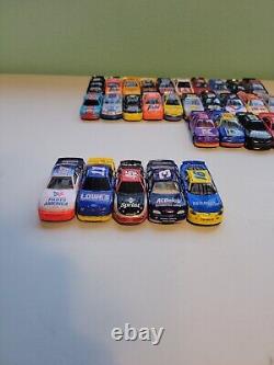 Énorme lot de 50 voitures de course NASCAR à l'échelle 1/64 en vrac Lot 2 Gordon Busch + Plus