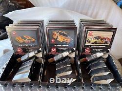 Ensemble complet de cartes et de promotions de bougies d'allumage NASCAR de 1993 à 1995 AC Racing (24 bougies) avec étuis