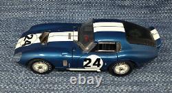 Exoto Cobra Daytona 24 Légendes de course 1965 Gagnant de la Coppa di Enna à l'échelle 1/18