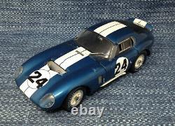 Exoto Cobra Daytona 24 Légendes de course 1965 Gagnant de la Coppa di Enna à l'échelle 1/18