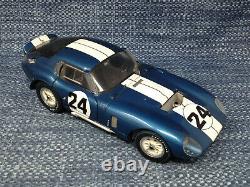 Exoto Cobra Daytona 24 Légendes de course 1965 Gagnant de la Coppa di Enna à l'échelle 1/18