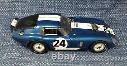 Exoto Cobra Daytona 24 Légendes de course 1965 Gagnant de la Coppa di Enna à l'échelle 1/18