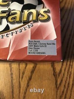 Kevin Harvick #29 Shell/Daytona Raced Win 2007 Mknte Carlo SS Color Chrome 124	
<br/>	 <br/>	Kevin Harvick #29 Shell/Daytona victoire en course 2007 Chevrolet Monte Carlo SS Chrome couleur 124