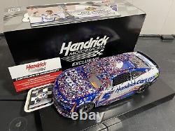 Kyle Larson 2023 HMS EXCLUSIVE CANDY Autograph North Wilkesboro Win 124 Diecast
<br/>		 <br/>		Translation: Kyle Larson 2023 HMS EXCLUSIVE CANDY Autographe North Wilkesboro Win 124 Moulage sous pression